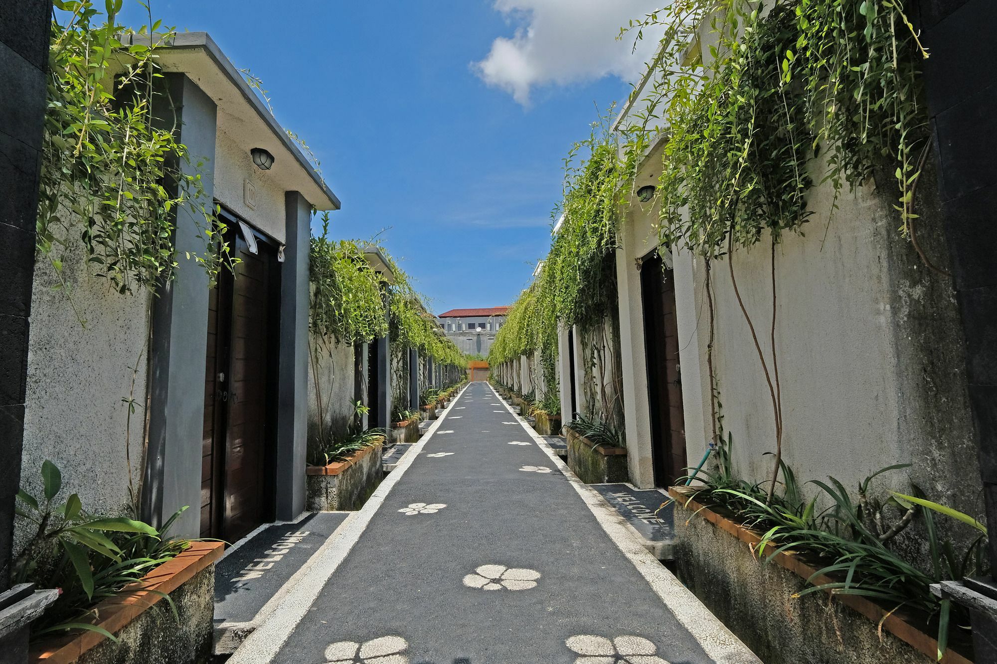 Hotel The Yogasari Seminyak Exterior foto